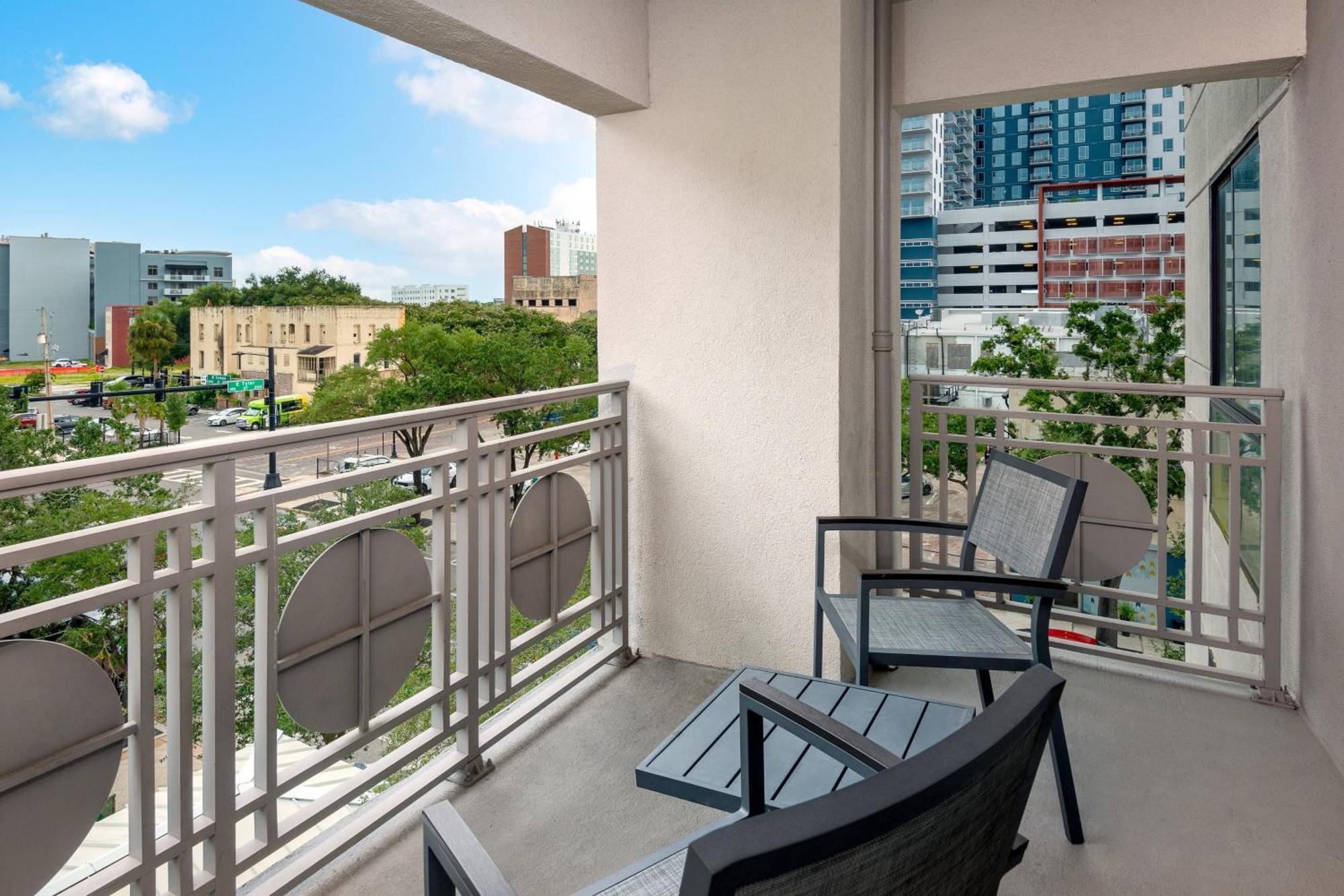 Courtyard Tampa Downtown Hotel Exterior foto
