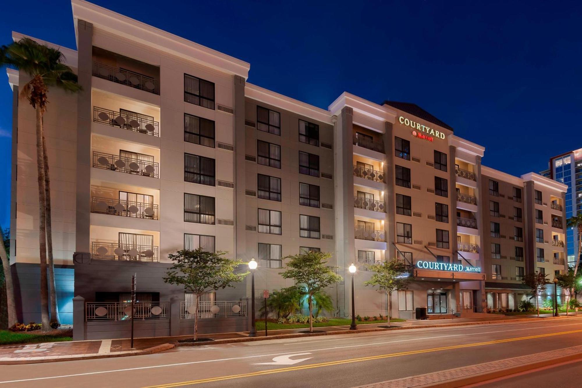 Courtyard Tampa Downtown Hotel Exterior foto